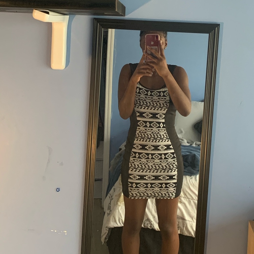 Dress - Picture 2 of 5